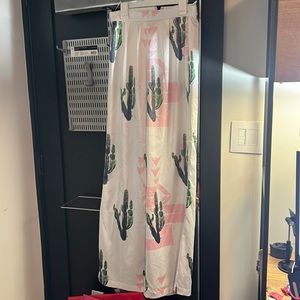 Santa Marguerite Satin Cactus Pants. Size small. Never used.